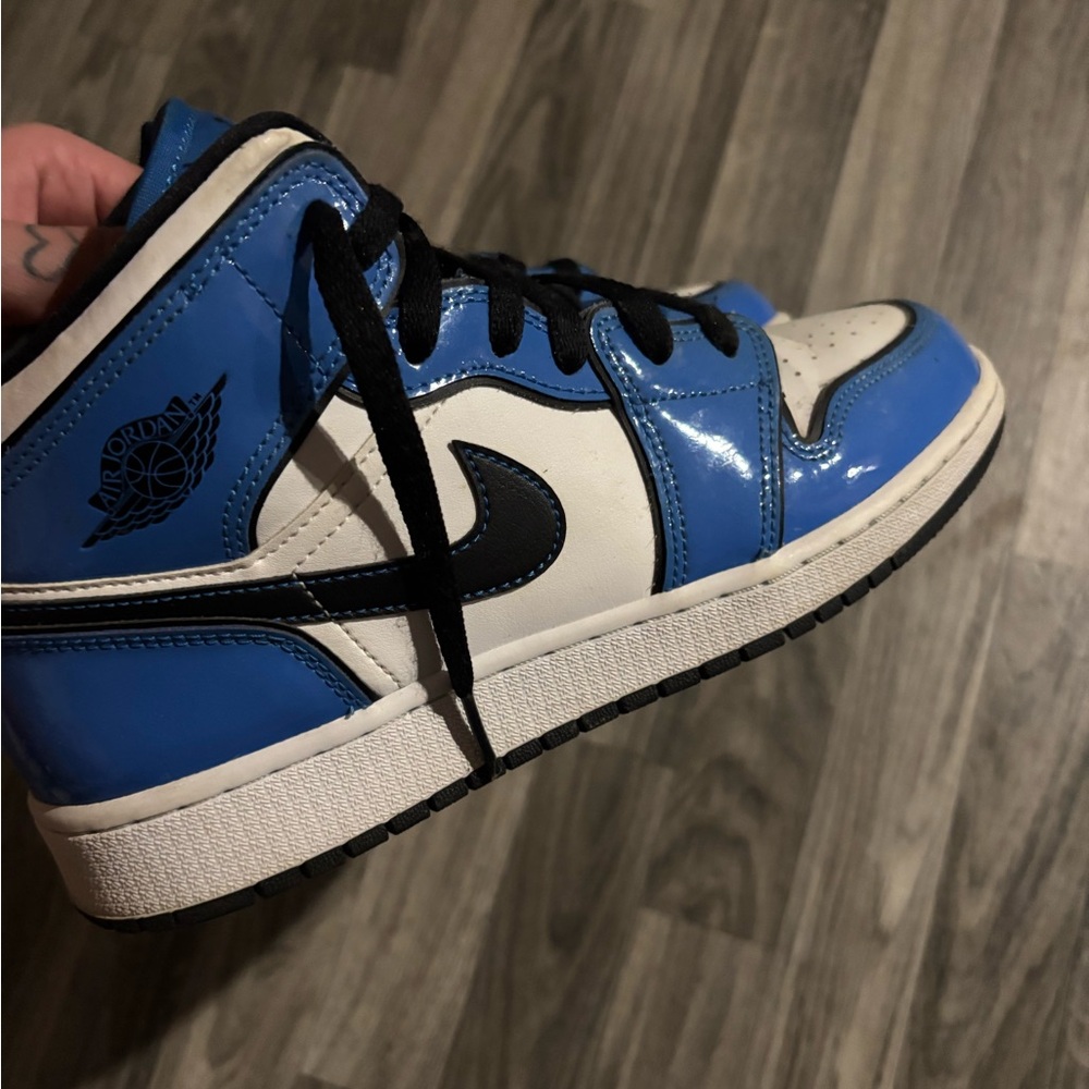 Jordan Kids High-Top Sneakers in Blue, White & Black